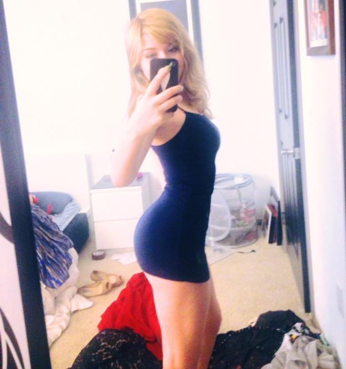 Jennette McCurdy wearing tight dress in New Twitpic